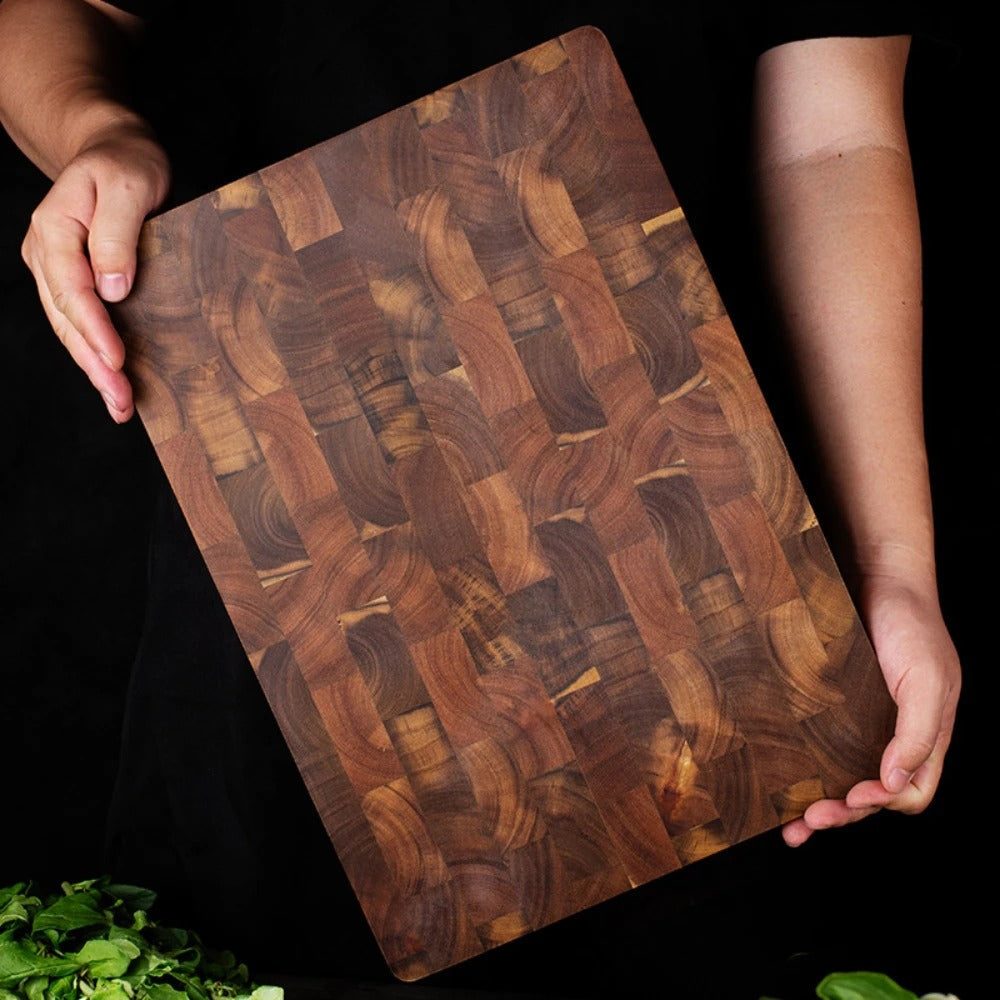 PUREWOOD – Acacia wood cutting board with antibacterial surface and elegant checkerboard design