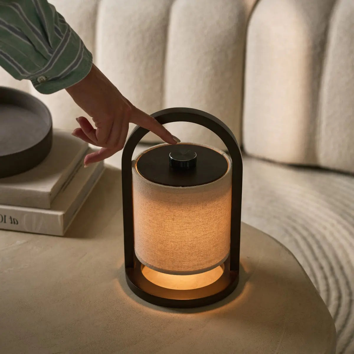 Lampada da tavolo senza fili Lumiwood - Luce LED ricaricabile in legno con 3 modalità e regolazione a sfioramento, portatile, design artigianale con durata della batteria di 100 ore